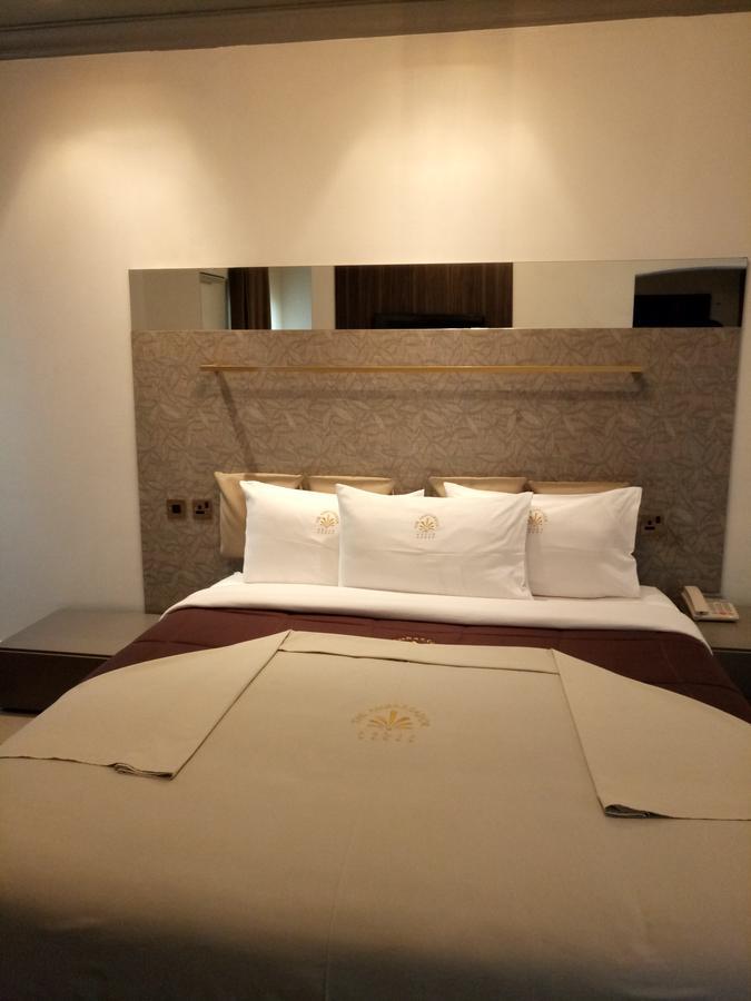 Hotel The Ambassador Abudża Zewnętrze zdjęcie